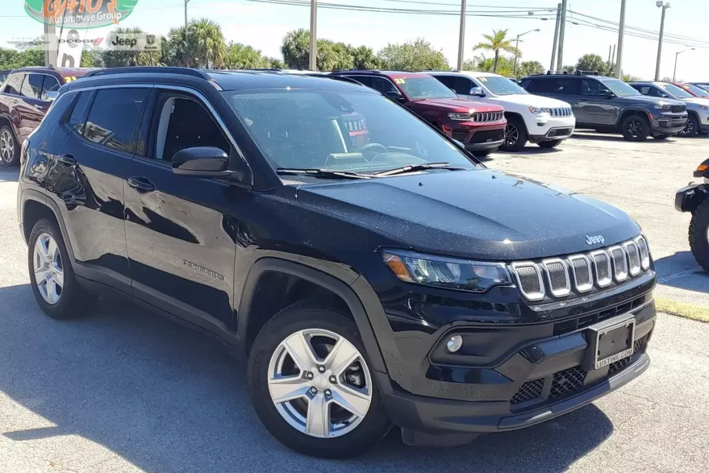 2022 Jeep Compass Latitude photo 1