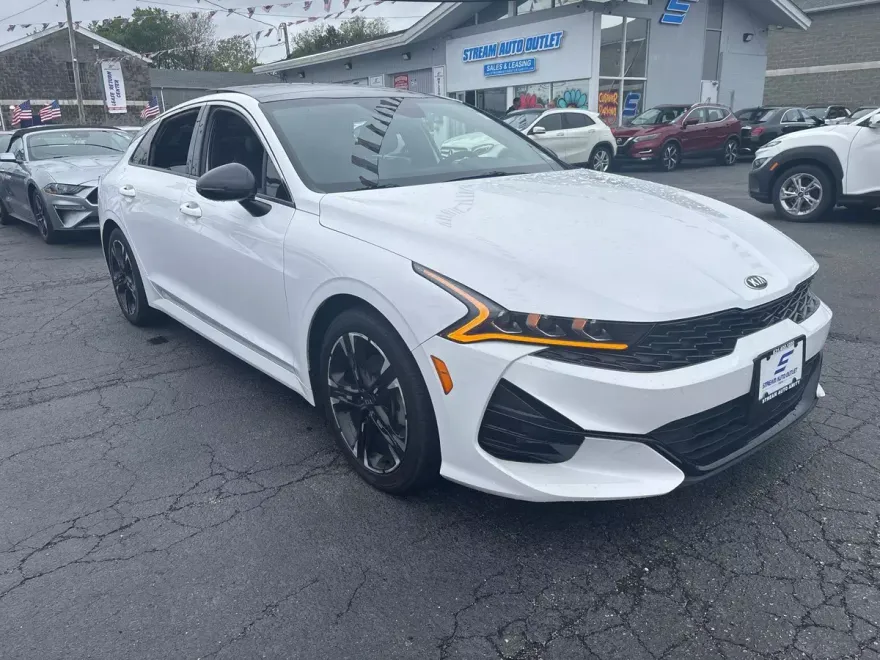 2021 Kia K5 GT-Line photo 1