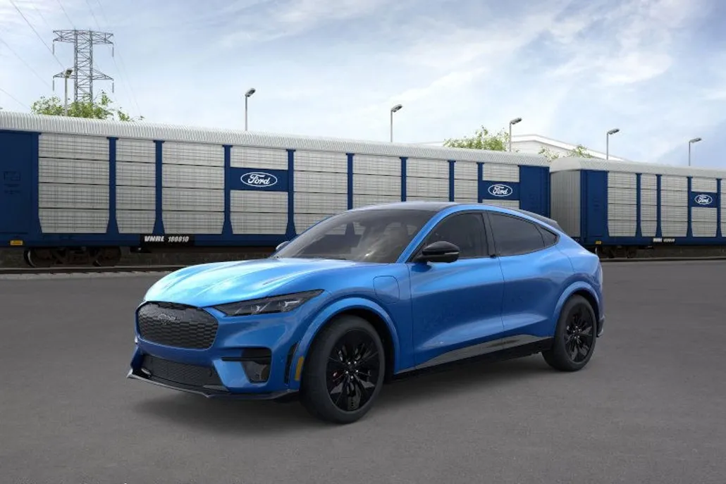 2025 Ford Mustang Mach-E GT photo 1