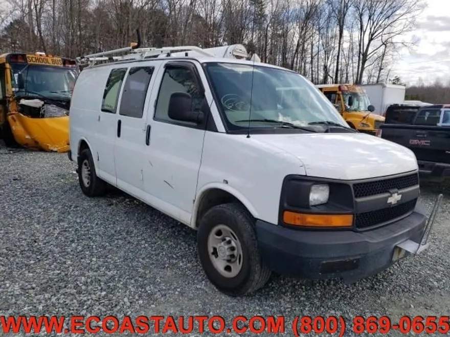 2008 Chevrolet Express Cargo Van photo 1