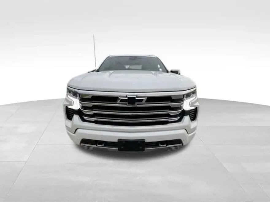 2023 Chevrolet Silverado 1500 High Country photo 1
