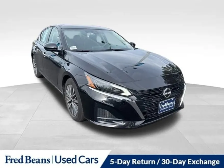 2023 Nissan Altima 2.5 SV photo 1