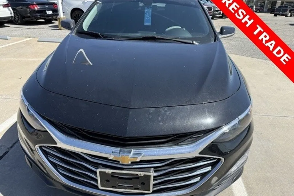 2022 Chevrolet Malibu 1LT photo 1
