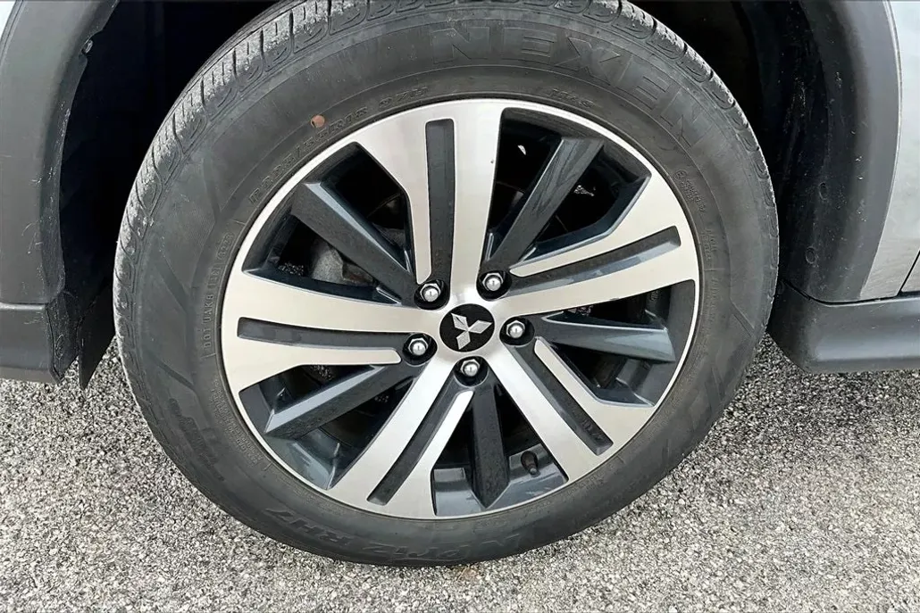 2024 Mitsubishi Outlander Sport ES photo 1