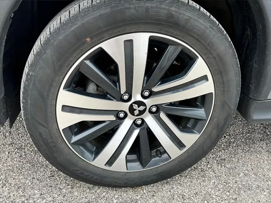 2024 Mitsubishi Outlander Sport ES photo 1