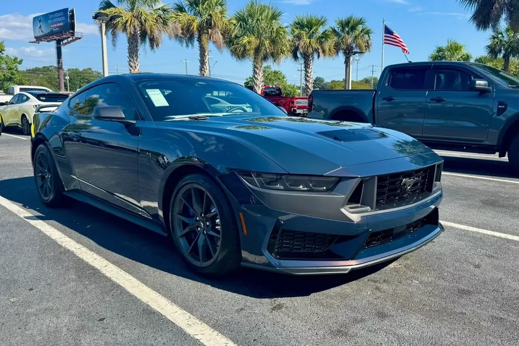 2025 Ford Mustang Dark Horse Premium photo 1