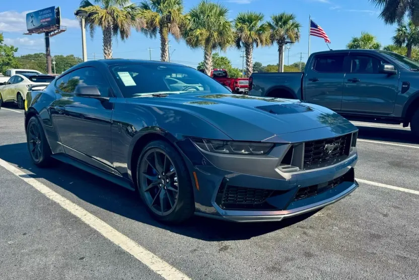 2025 Ford Mustang Dark Horse Premium photo 1