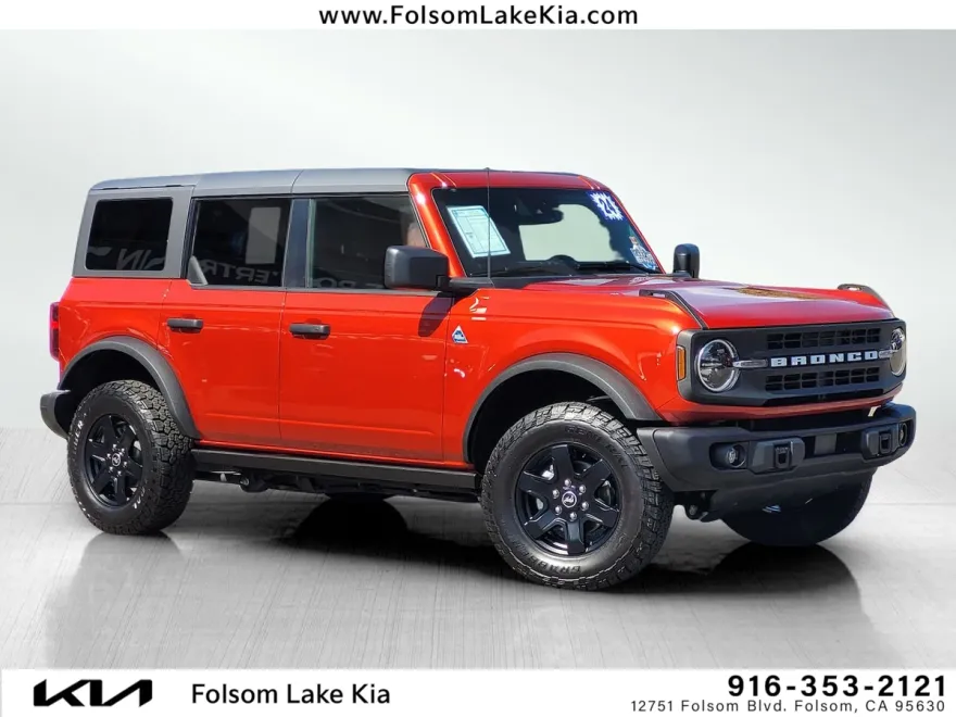 2024 Ford Bronco Black Diamond photo 1