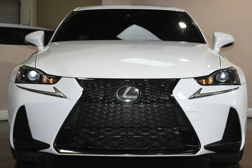 2018 Lexus IS 300 F SPORT photo 1