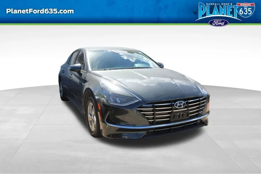 2022 Hyundai Sonata SE photo 1