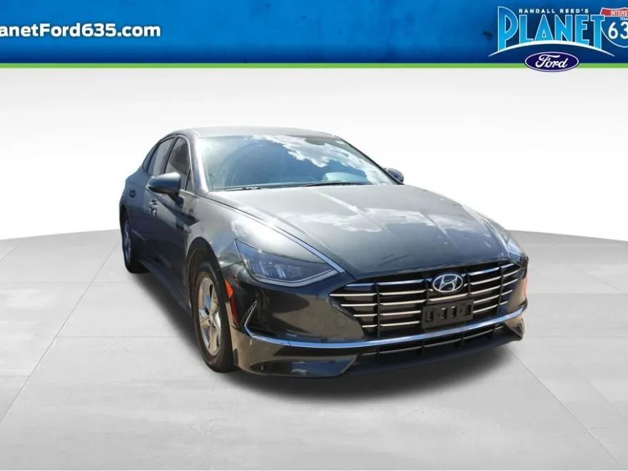 2022 Hyundai Sonata SE photo 1