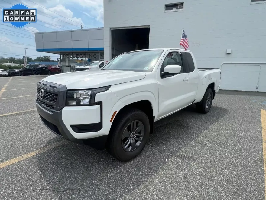 2025 Nissan Frontier SV photo 1