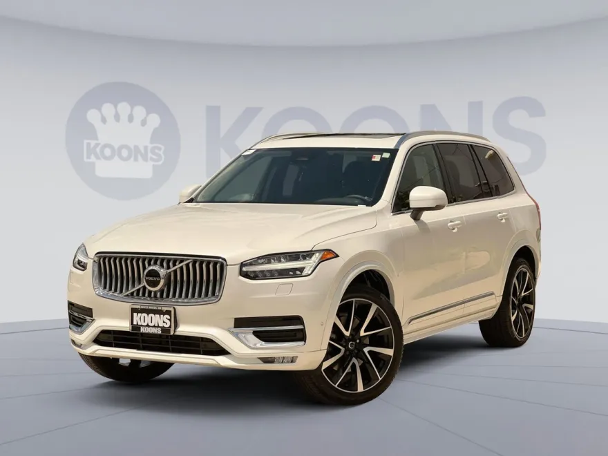 2023 Volvo XC90 B5 Plus photo 1