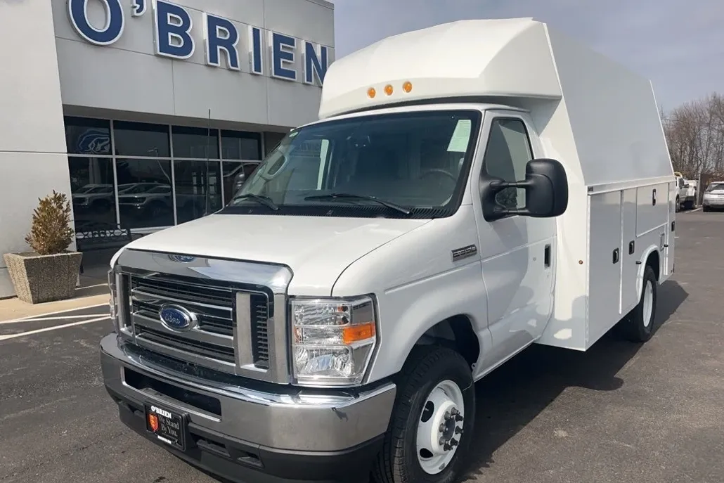 2025 Ford E-350 Base photo 1