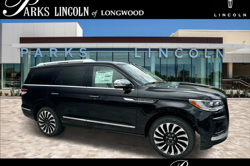 2024 Lincoln Navigator Black Label photo 1