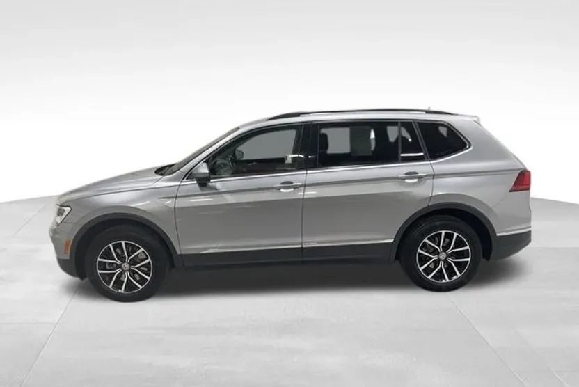 2021 Volkswagen Tiguan SE photo 1