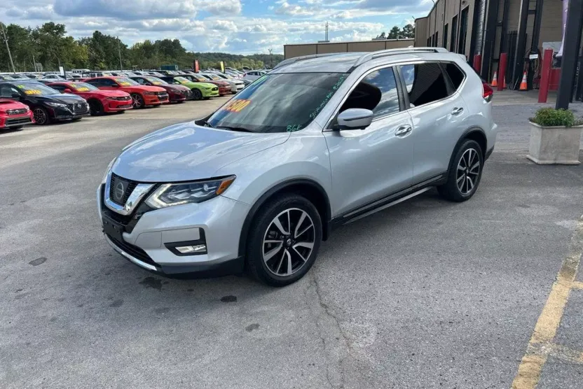 2017 Nissan Rogue SL photo 1