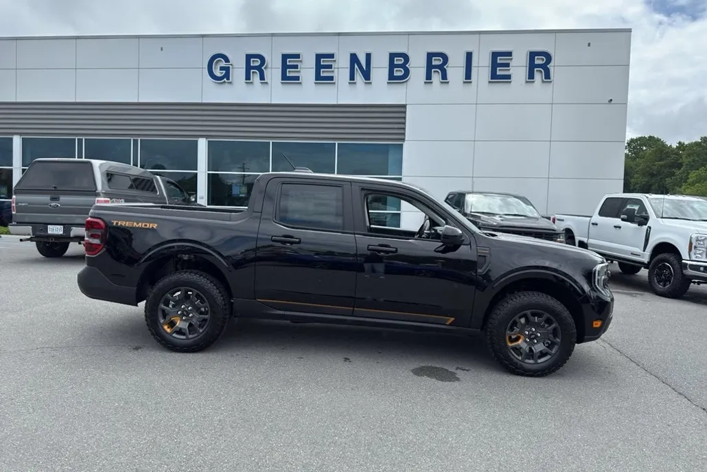 2025 Ford Maverick Tremor photo 1