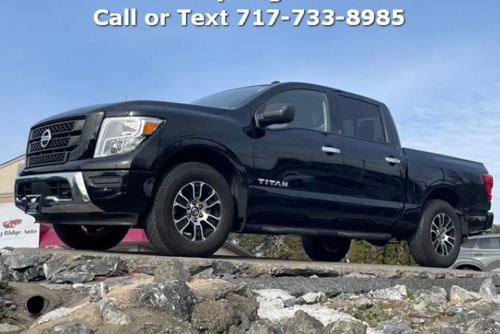 2021 Nissan Titan SV photo 1