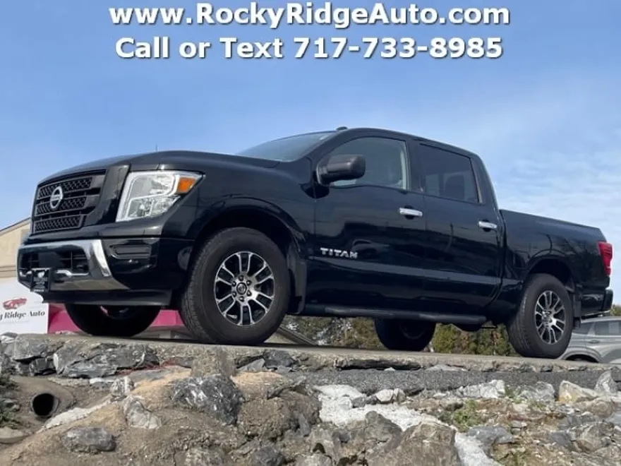 2021 Nissan Titan SV photo 1