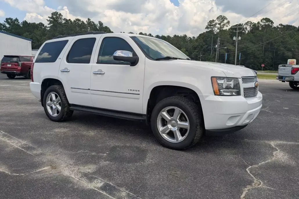 2013 Chevrolet Tahoe LTZ photo 1