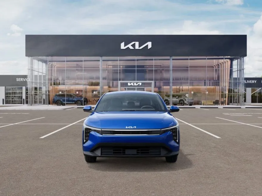 2025 Kia K4 LXS photo 1