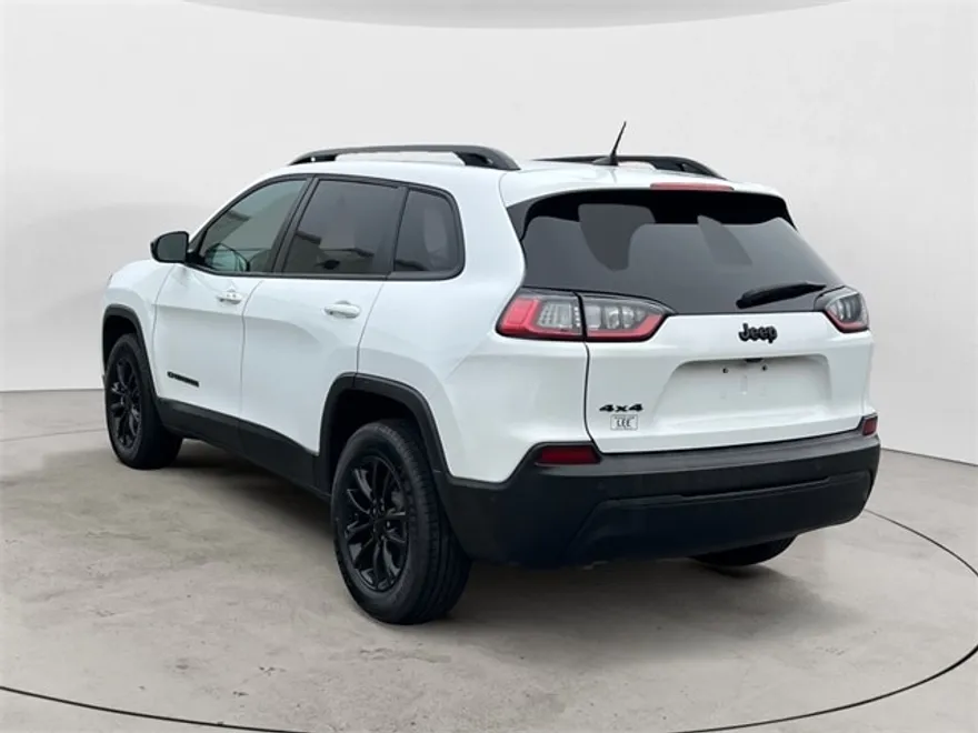 2023 Jeep Cherokee Altitude photo 1