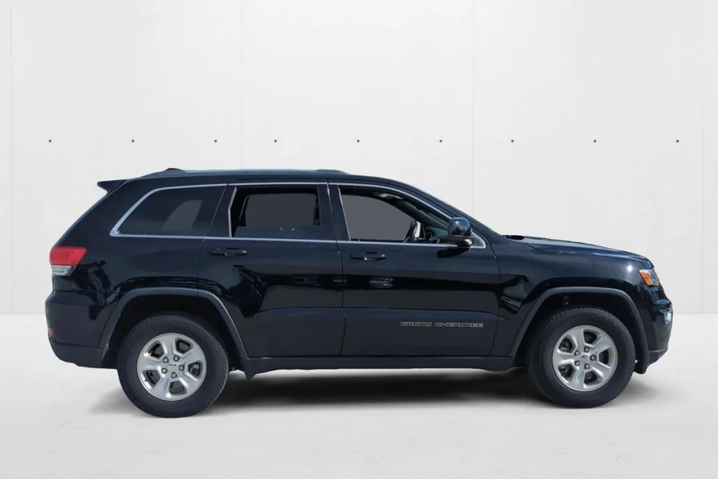2017 Jeep Grand Cherokee Laredo Sport photo 1
