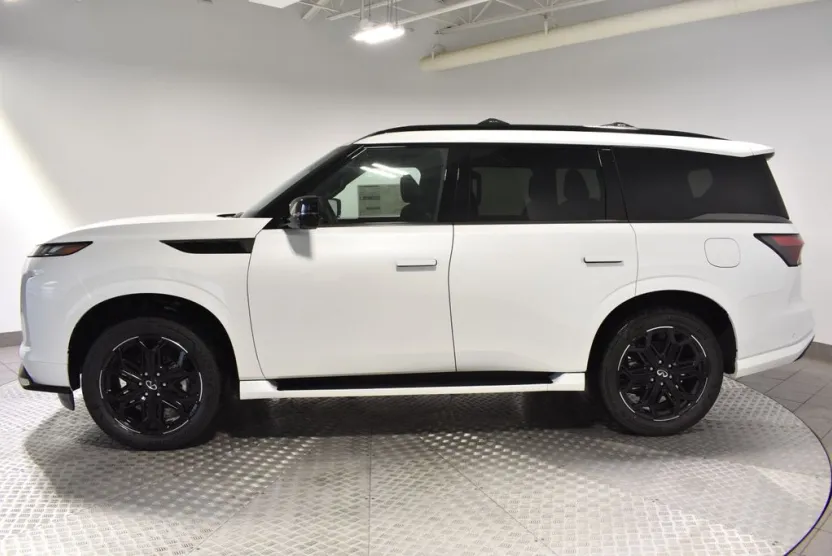 2026 Infiniti QX80 Sensory photo 1