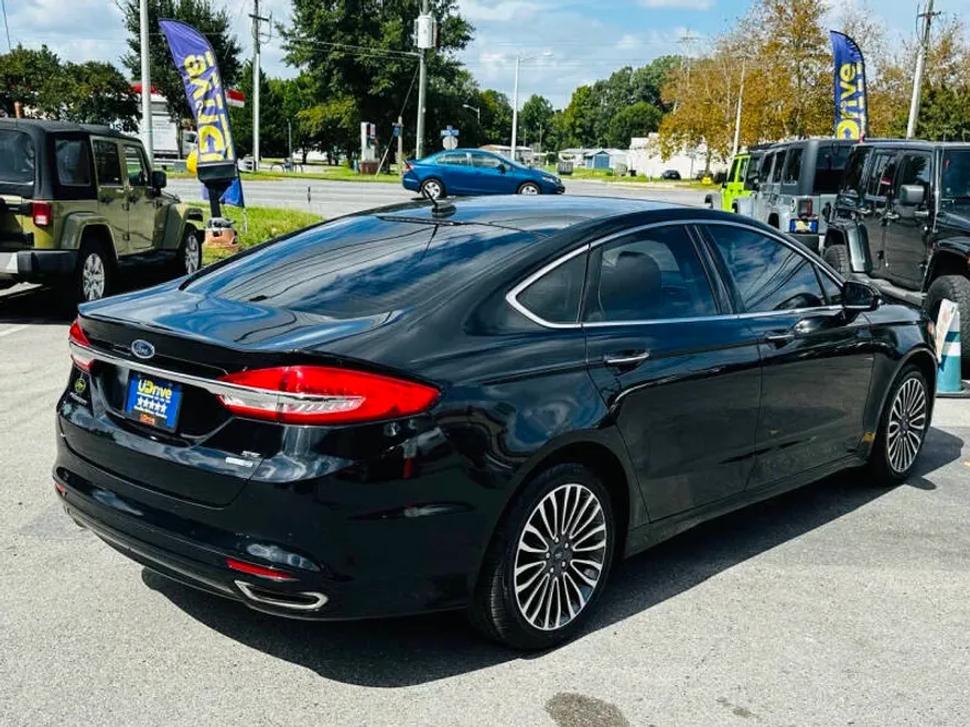 2017 Ford Fusion SE photo 1