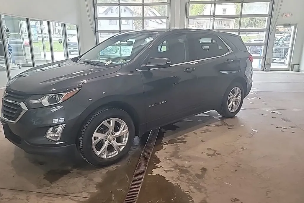 2018 Chevrolet Equinox LT photo 1