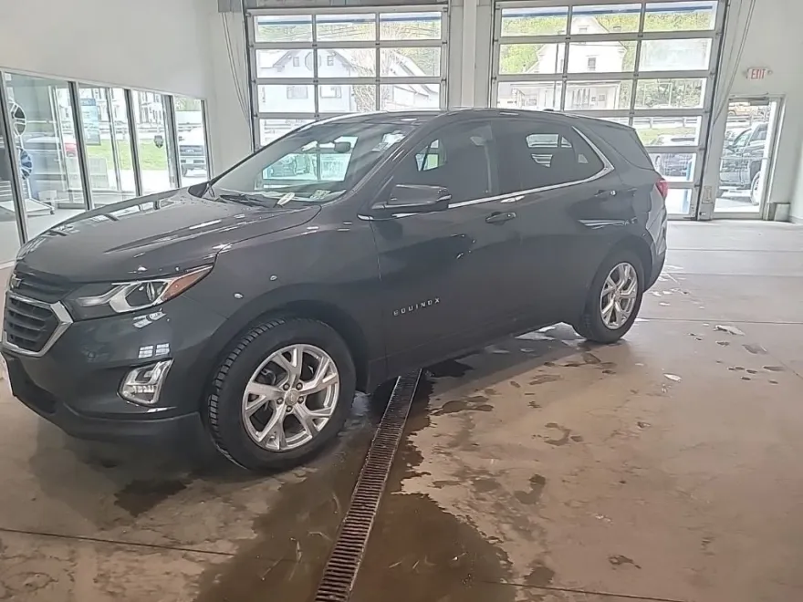 2018 Chevrolet Equinox LT photo 1