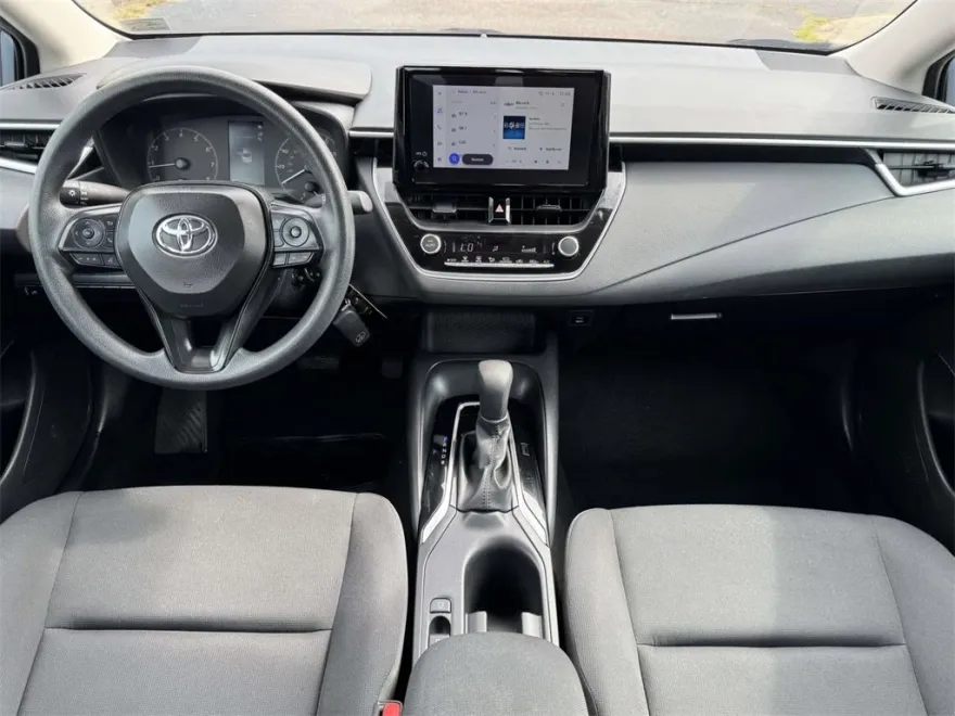 2024 Toyota Corolla LE photo 1