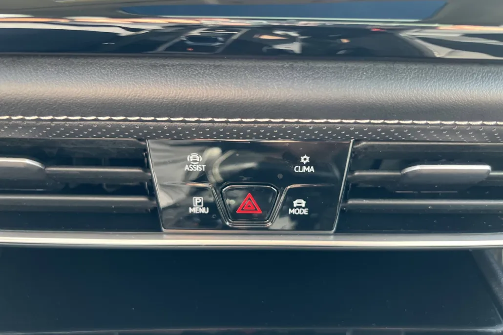 2024 Volkswagen Atlas SE Technology photo 1