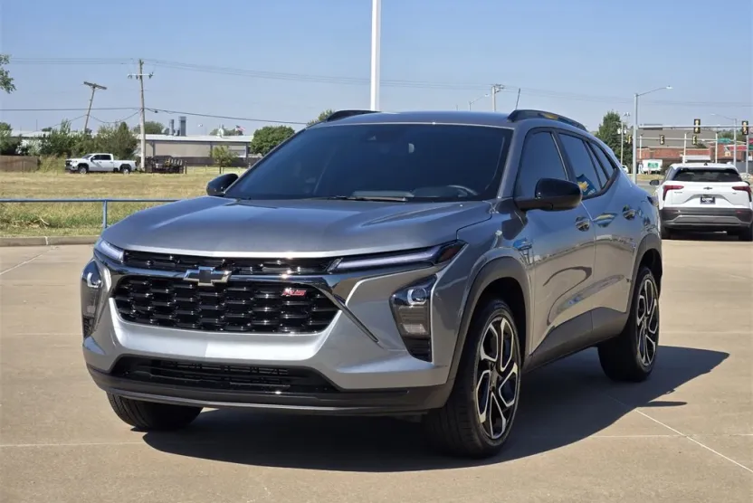 2025 Chevrolet Trax photo 1