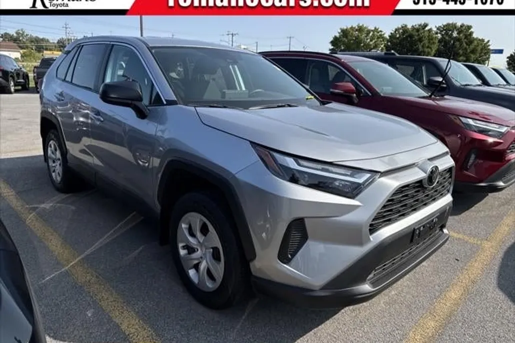 2024 Toyota RAV4 LE photo 1
