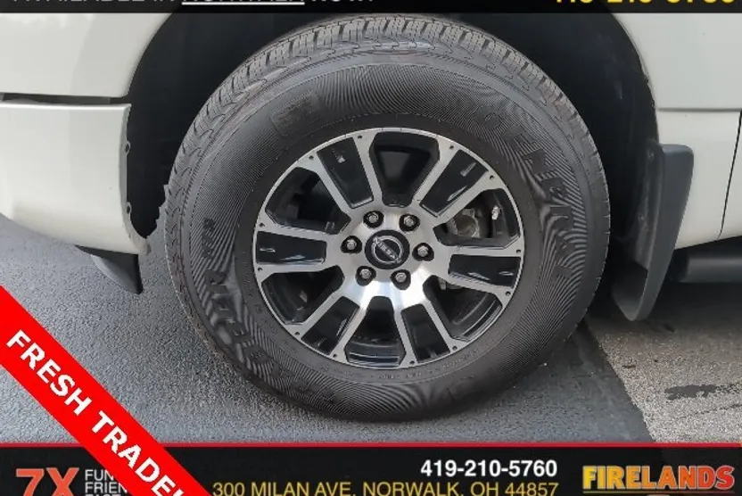 2024 Nissan Titan SV photo 1