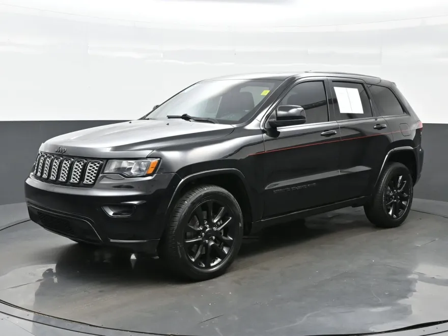 2021 Jeep Grand Cherokee Laredo photo 1