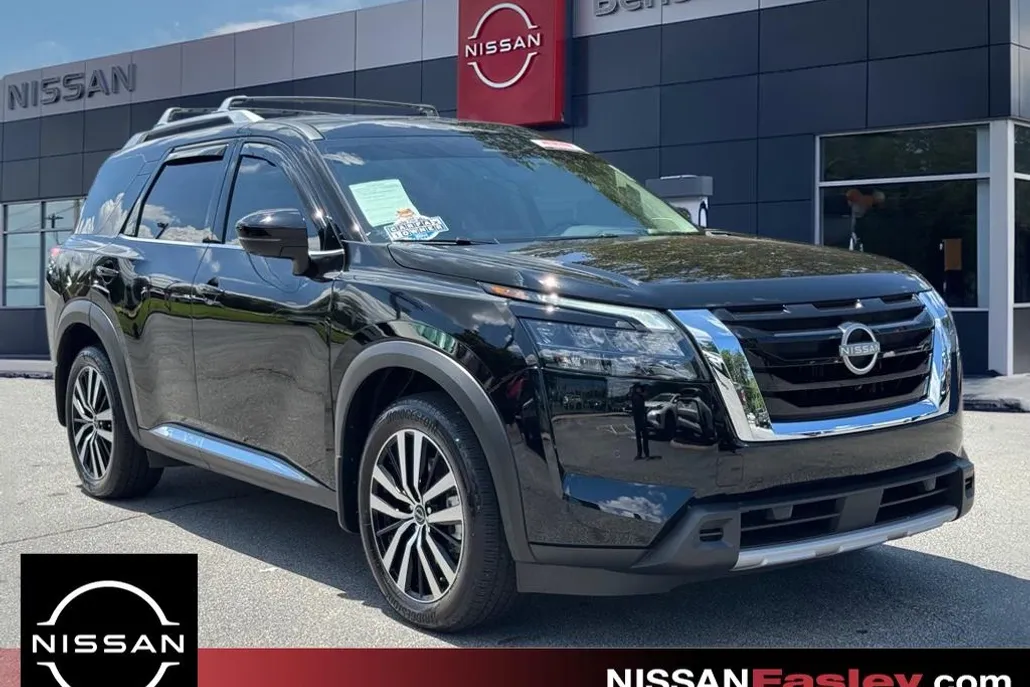 2025 Nissan Pathfinder Platinum photo 1
