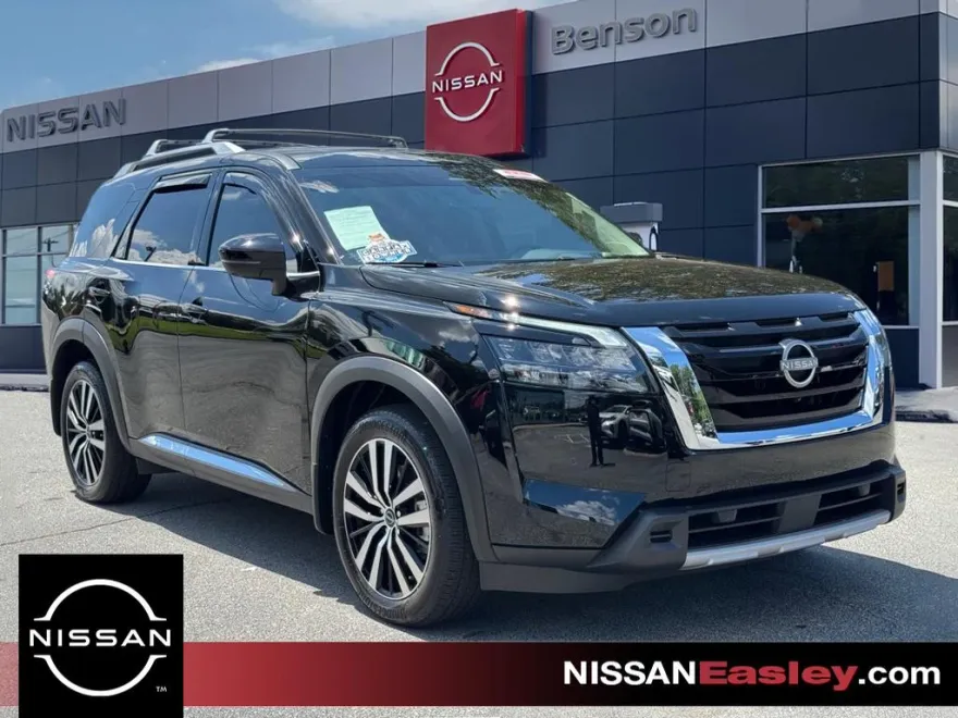 2025 Nissan Pathfinder Platinum photo 1