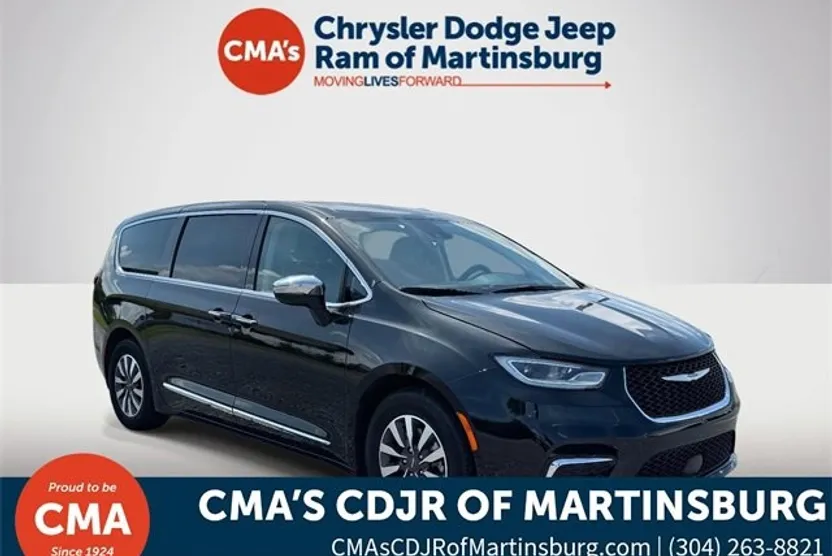 2023 Chrysler Pacifica Touring Plus photo 1