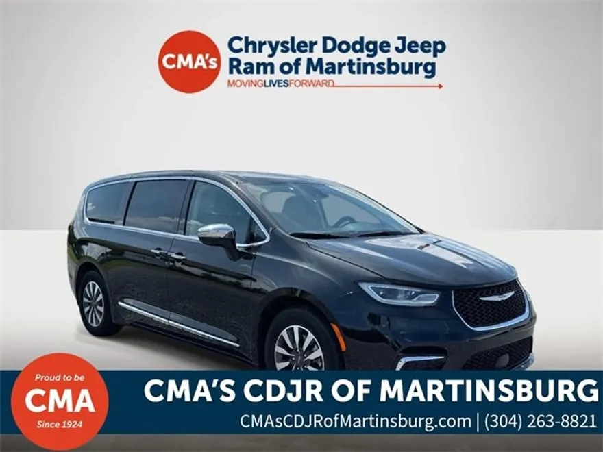 2023 Chrysler Pacifica Touring Plus photo 1