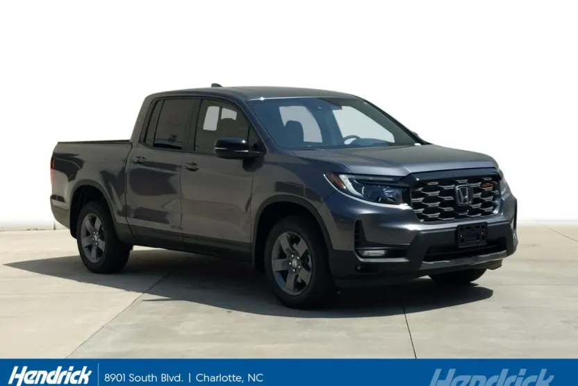 2025 Honda Ridgeline TrailSport photo 1