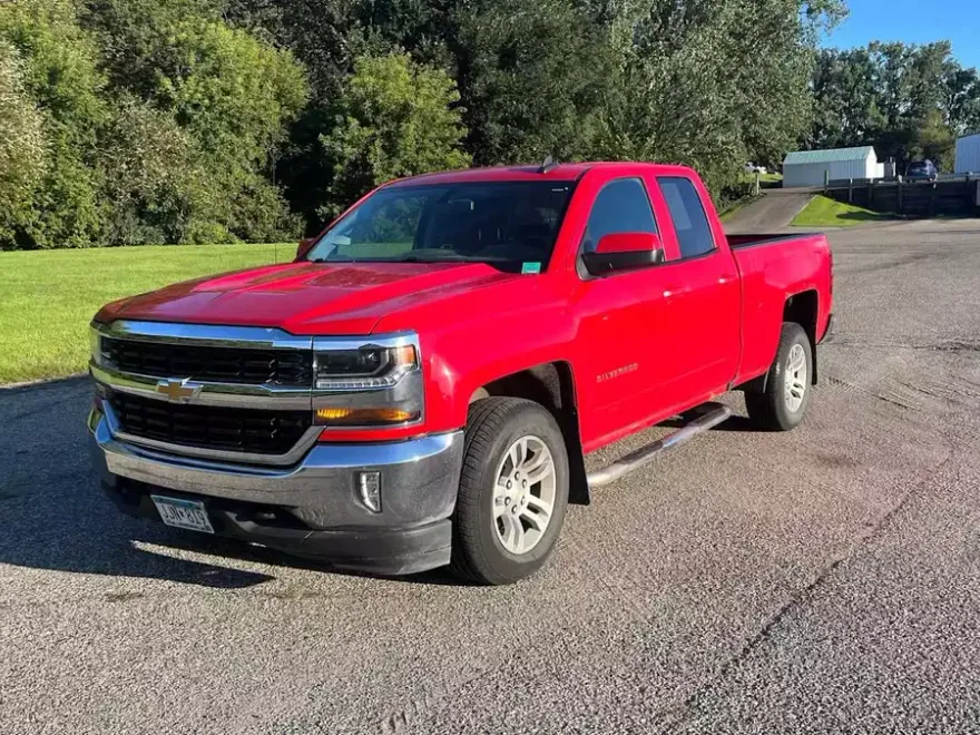 2016 Chevrolet Silverado 1500 LT photo 1
