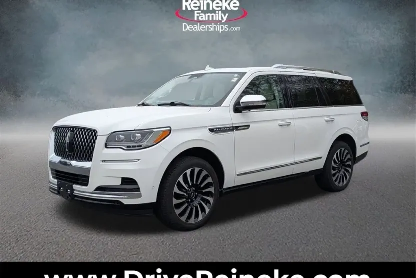 2022 Lincoln Navigator Black Label photo 1