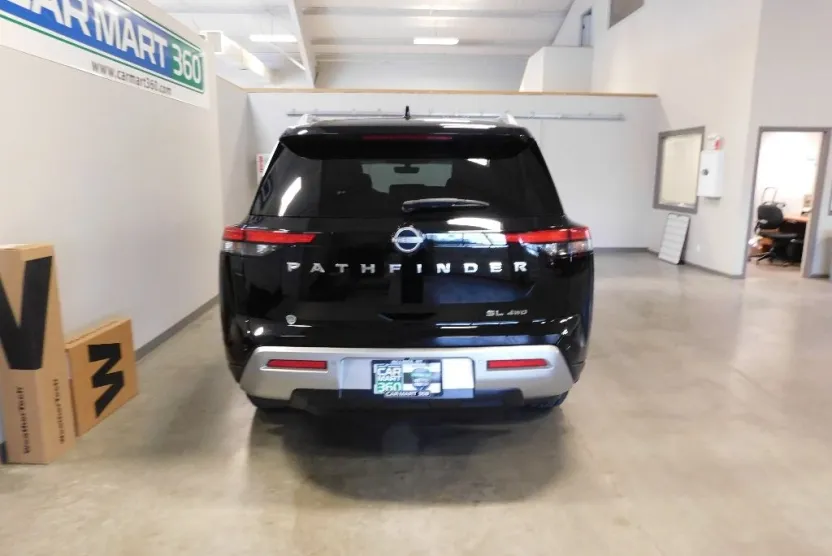 2023 Nissan Pathfinder SL photo 1