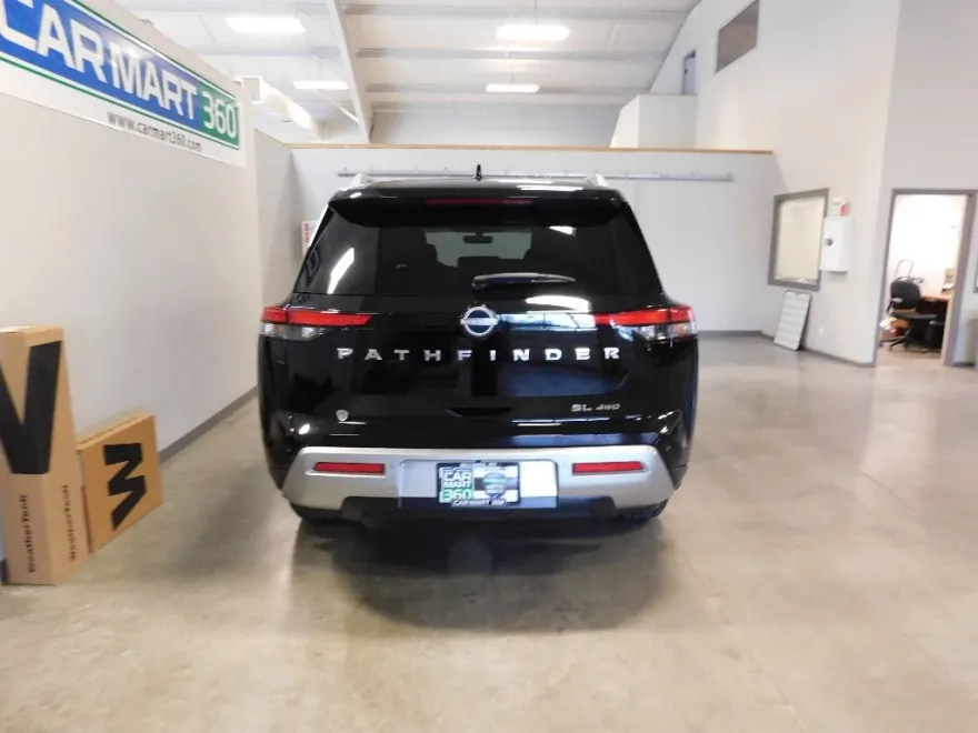 2023 Nissan Pathfinder SL photo 1