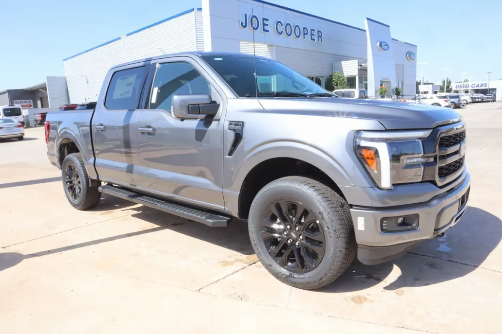 2025 Ford F-150 Lariat photo 1