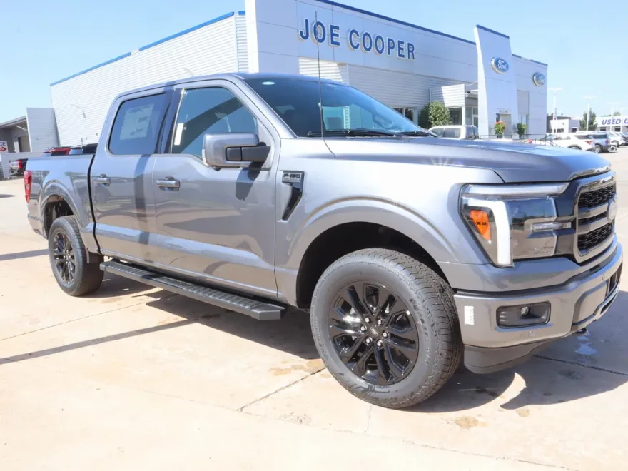 2025 Ford F-150 Lariat photo 1