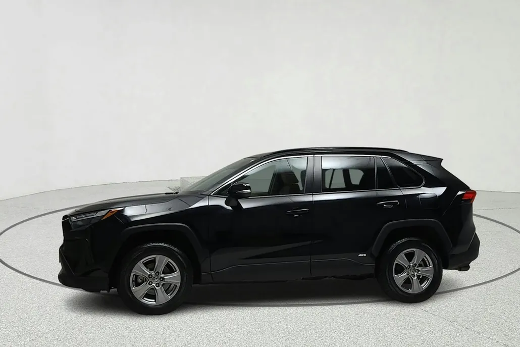 2022 Toyota RAV4 Hybrid XLE photo 1